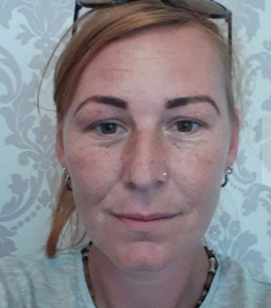 Брови, которые ужаснут кого угодно: пример неудачной коррекции бровей от трех «мастеров»