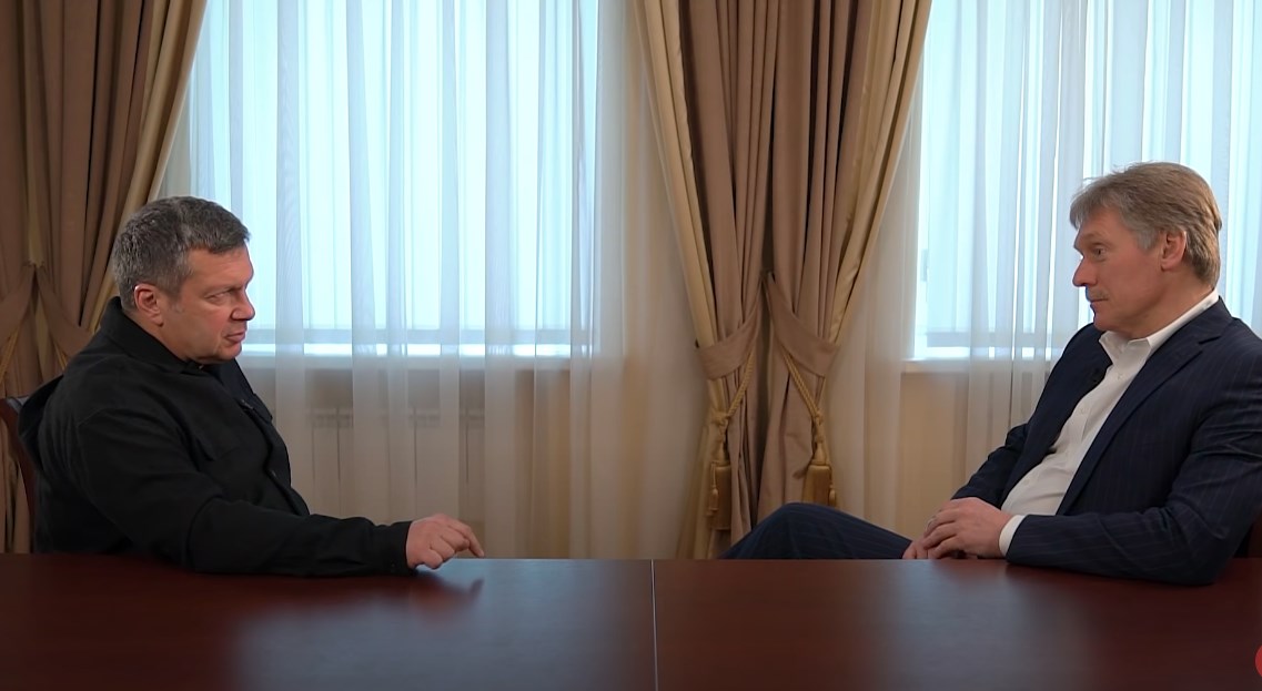 Песков рассказал Соловьёву о жёсткой критике Путина: «Жить сразу не хочется»