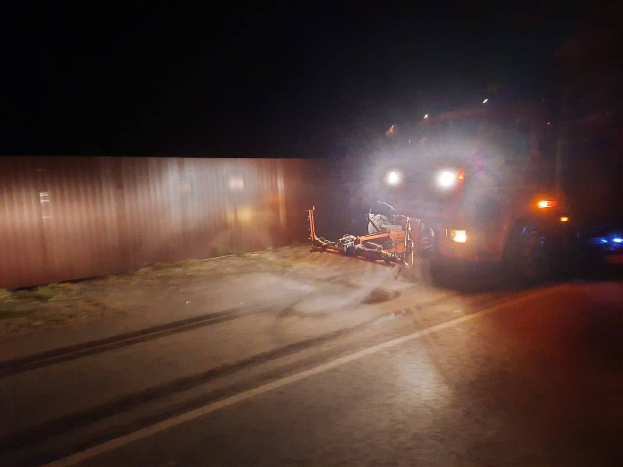 В Сочи с пляжей вывезли около 3 тысяч тонн мусора после наводнения В Сочи с пляжей вывезли около 3 тысяч тонн мусора после наводнения