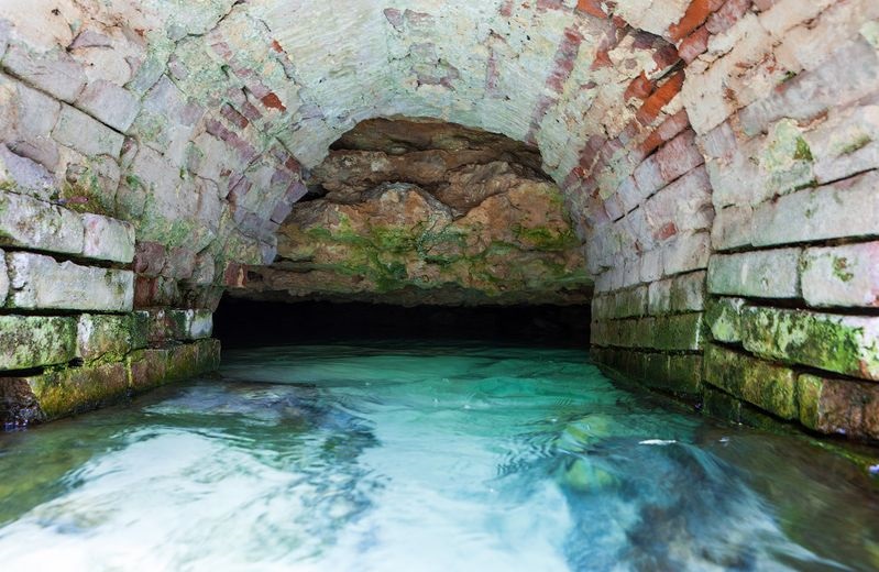 Парамоновские склады 