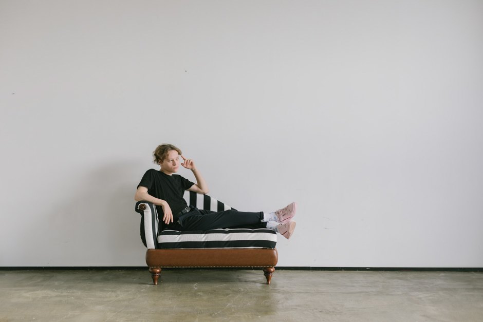 Это и есть Шарлот Кто снимается и поет в новой рекламе «Мегафона»?