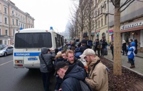 Полиция Москвы задержала 29 человек на Триумфальной площади