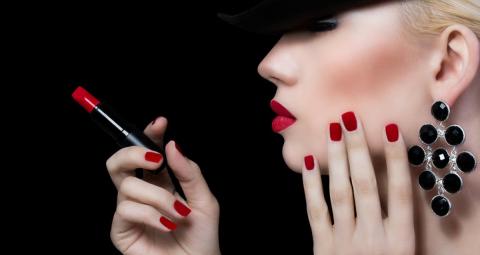 Новый тренд в маникюре 2019 - фото