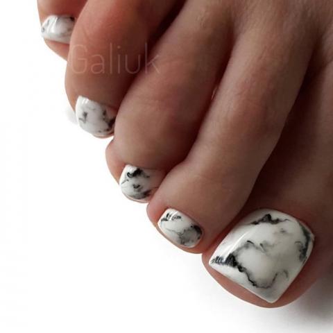 Педикюр лето 2019: 15 самых стильных и сексуальных идей педикюра