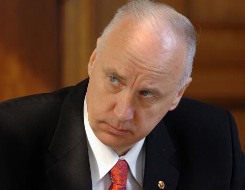 Председатель Следственного комитета Александр Бастрыкин Бастрыкин взял на контроль дело о "скорой", застрявшей в грязи на Дону