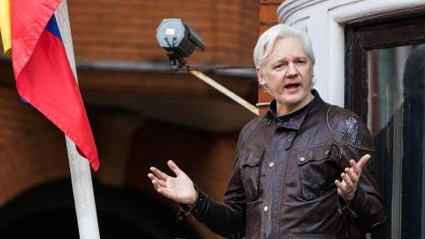 Ассанж посольство Эквадор