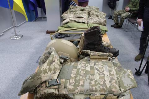 Четверо украинских военных скончались после введения американской вакцины от коронавируса Четверо украинских военных скончались после введения американской вакцины от коронавируса