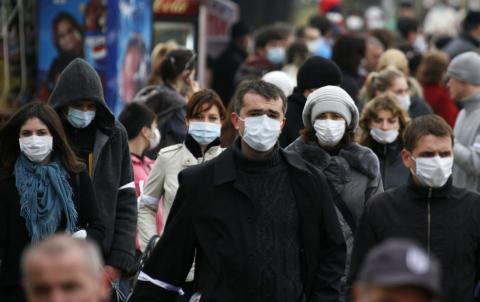 Люди в масках