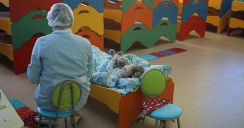 В Волгоградской области медсестре детсада выписали штраф за больного ребенка медсестра в детском саду