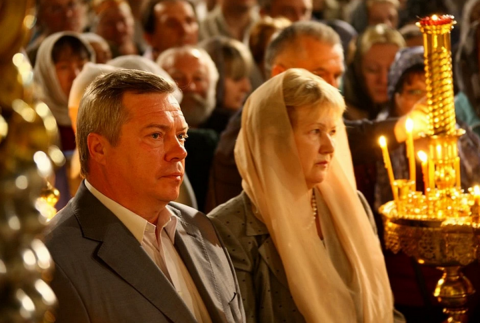 Губернатор Ростовской области с женой в церкви