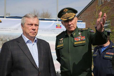 Василий голубев и Александр Дворников посетили стройку медцентра в Ростове