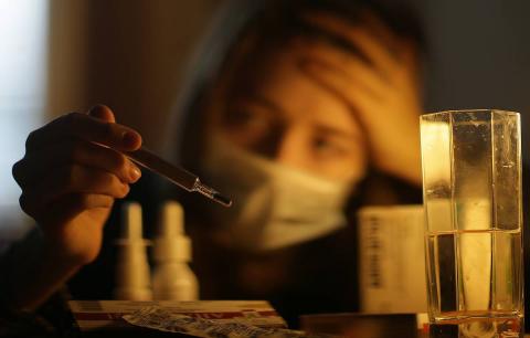 Врач скорой помощи назвал отличия гриппа от простуды