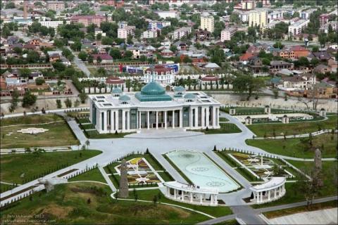 Парламент Чечни будет добиваться присвоения Грозному звания "Город трудовой доблести"