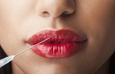 Уколы красоты, от которых кровь стынет в жилах: горький опыт «кустарных» процедур в примере с фото Уколы красоты, от которых кровь стынет в жилах: горький опыт «кустарных» процедур в примере с фото