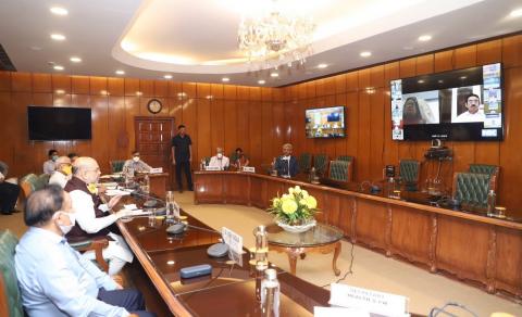 Индия: до 7 лет тюрьмы грозит тем, кто будет нападать на медиков Заседание правительства Индии