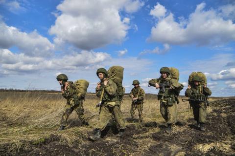 Десантники на марше