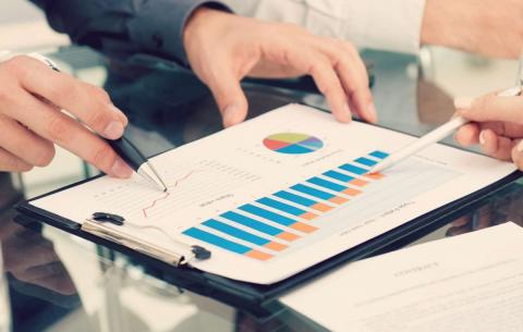 Выгодную альтернативу дешевеющему рублю назвала финансовый эксперт инвестиции