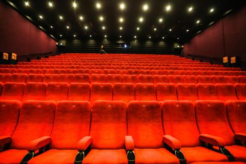 кинотеатр россия пустой