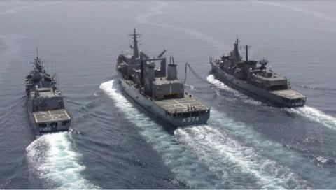 Корабли НАТО под натиском России покинули зону учений в Черном море Корабли НАТО