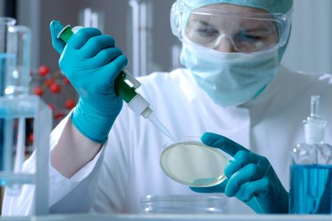 коронавирус вакцина врач