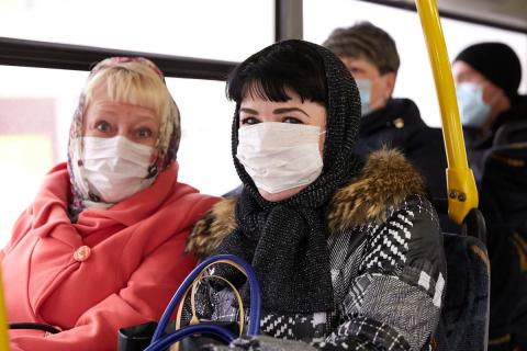 люди в масках