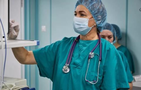 Двойной стаж медикам за работу с коронавирусом