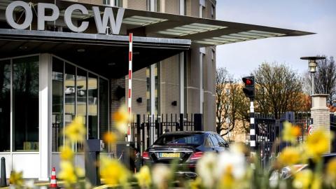 Захарова высмеяла оправдание ОЗХО в деле навального