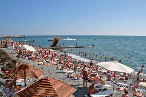 Пляж Адлер люди много