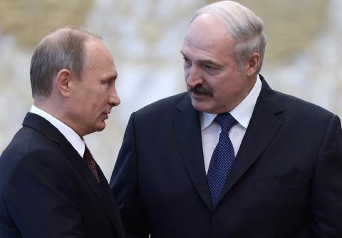Белорусский политолог: Москва помогает Лукашенко обеспечить транзит власти Путин и Лукашенко