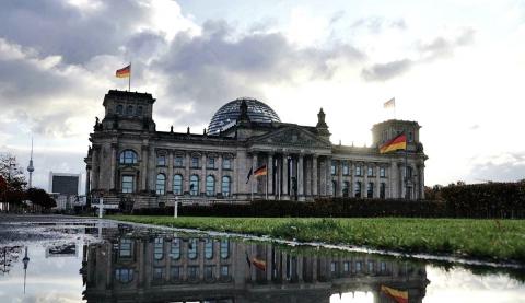 Берлин не хочет переизбрания Трампа Рейхстаг