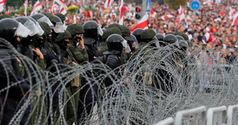 Подавление протеста в Белоруссии Спецназ в оцеплении