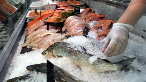 Томские ученые создали индикатор для выявления повторной заморозки рыбы Рыба в магазине