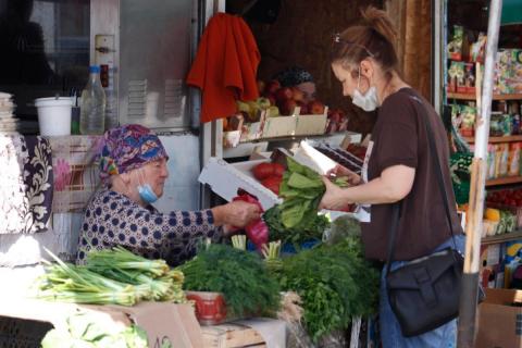Цены на астраханские помидоры Торговля на рынке