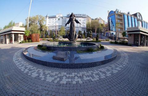 Памятник Ростовчанка, Ростов-на-Дону Памятник Ростовчанка, Ростов-на-Дону