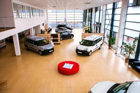 автосалон дефицит автомобилей