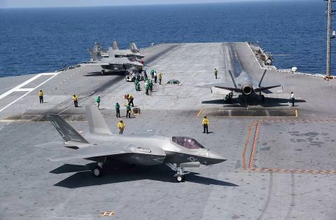 Палубный истребитель