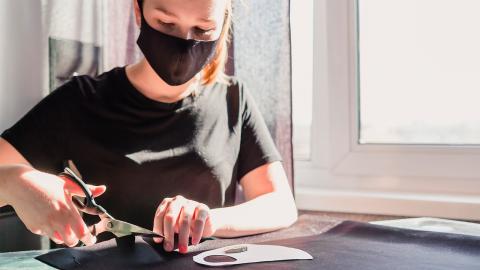 Врач назвала самые опасные советы по защите от коронавируса Самодельные маски