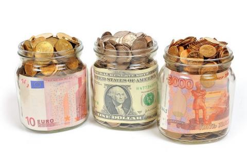 Доллары евро и рубли в банках