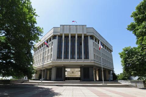 В Крыму суд арестовал двух участников запрещенной террористической организации