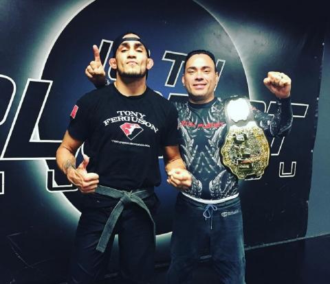 Фергюсон и Браво Тренер Фергюсона высказался о бое с Нурмагомедовым