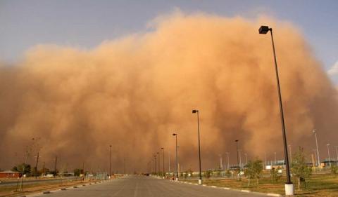 В Ростове песчаная буря парализовала движение