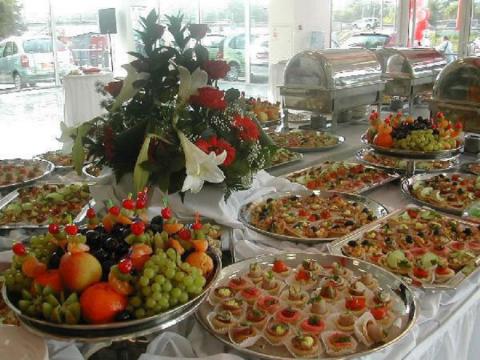 Еда на столе