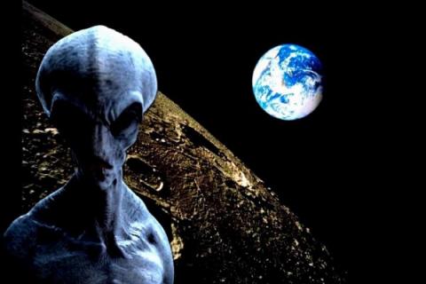 Гигантские НЛО на Луне превратили спутник Земли в инопланетную базу