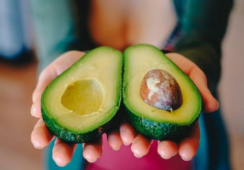 Девушка с подарками