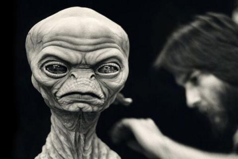  «Путешественник во времени» из 4000 года узнал о смелых планах инопланетян