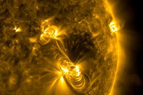 Возле Солнца возникли аномальные пульсации, вызванные огромным инопланетным объектом