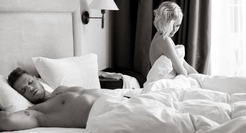 Пара в постели