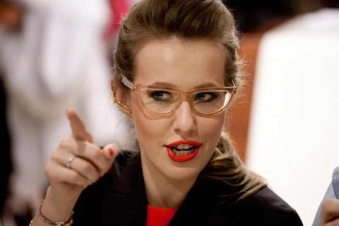 «Мы вас ненавидим, но от «халявы» не откажемся»: Ксения Собчак запуталась в своей агитации в Крыму «Мы вас ненавидим, но от «халявы» не откажемся»: Ксения Собчак запуталась в своей агитации в Крыму