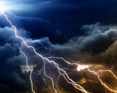 Последние новости сегодня. «Пророк судьбы», предсказавший избрание Трампа, озвучил пророчество на 2018 год: Мир захлестнет три потрясения