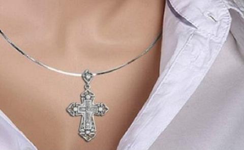 Названы семь запретов, связанных с нательным крестиком Названы семь запретов, связанных с нательным крестиком